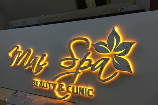lam-bang-hieu-nail-goi-di-my