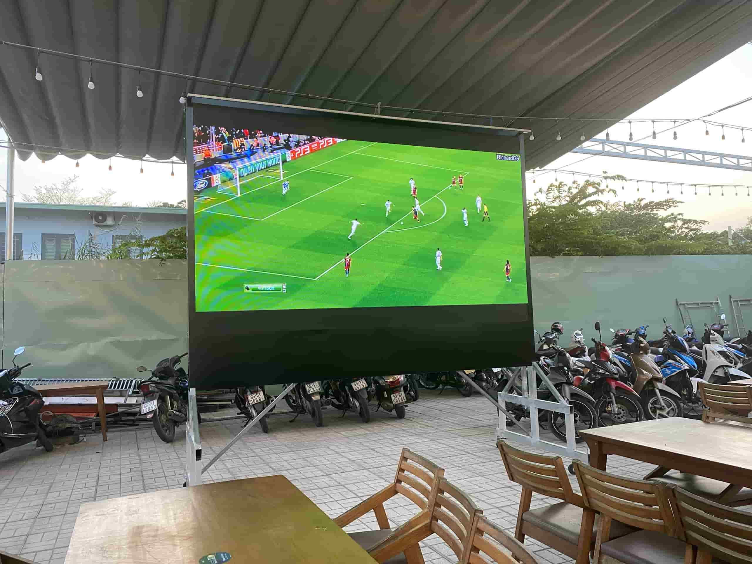 man-hinh-led-quan-cafe-quan-tan-phu