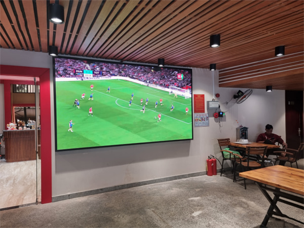 man-hinh-led-quan-cafe-quan-tan-phu