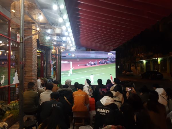 man-hinh-led-quan-cafe-quan-tan-phu