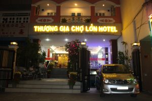 lam-bang-hieu-khach-san-quan-6
