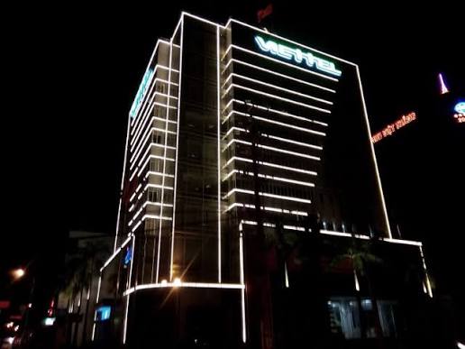 Thi công LED trang trí tòa nhà Quận 2