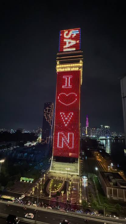 Thi công LED tòa nhà Quận 4