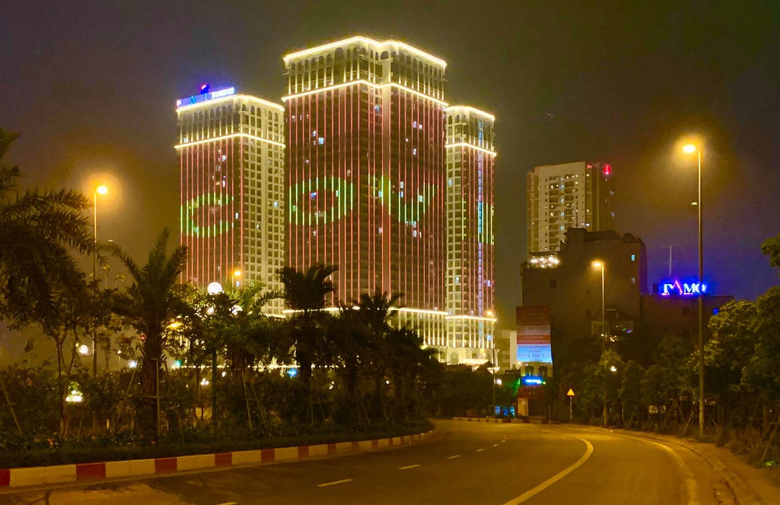 Thi công LED tòa nhà Quận 4