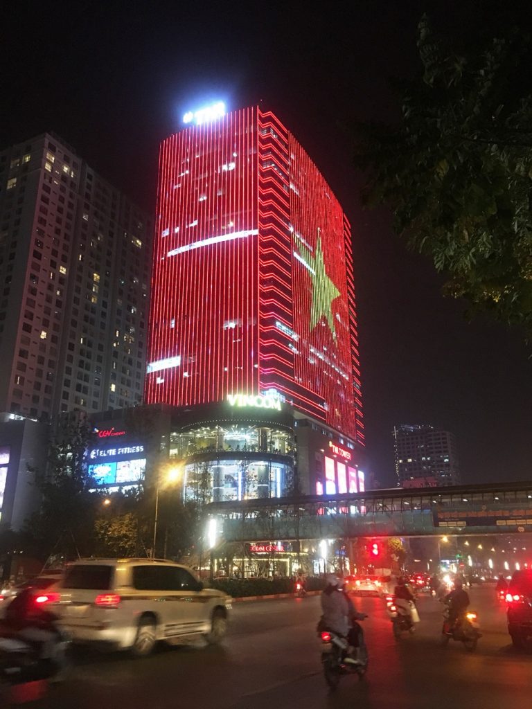 Thi công LED tòa nhà Quận 7
